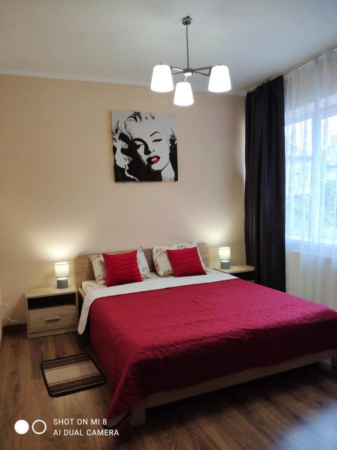 Апартаменти Domovik мостова 5 кв 37 *
